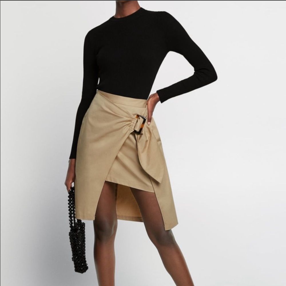 ❌SOLD!❌ NEW! ZARA - NWT / Unique sarang buckle skirt / Size: XS